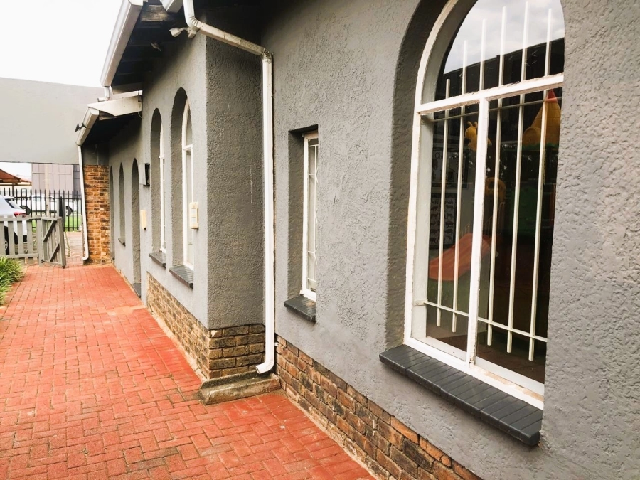 7 Bedroom Property for Sale in Ravenswood Gauteng