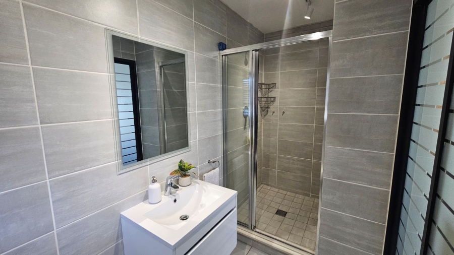 3 Bedroom Property for Sale in Waterfall Gauteng