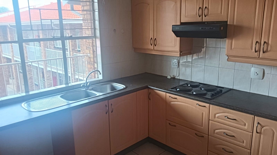 2 Bedroom Property for Sale in Edleen Gauteng
