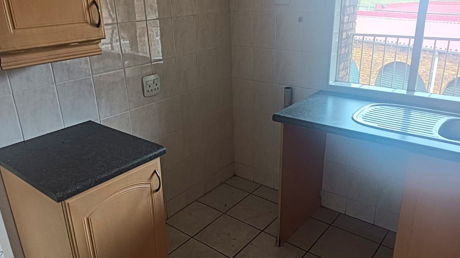 2 Bedroom Property for Sale in Edleen Gauteng