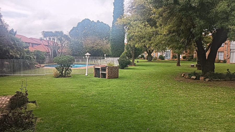 2 Bedroom Property for Sale in Edleen Gauteng