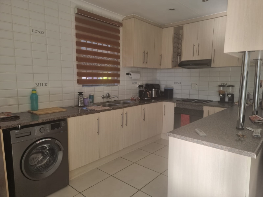 3 Bedroom Property for Sale in Meadowlands East Gauteng