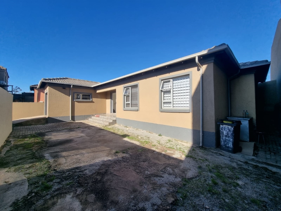 3 Bedroom Property for Sale in Meadowlands East Gauteng