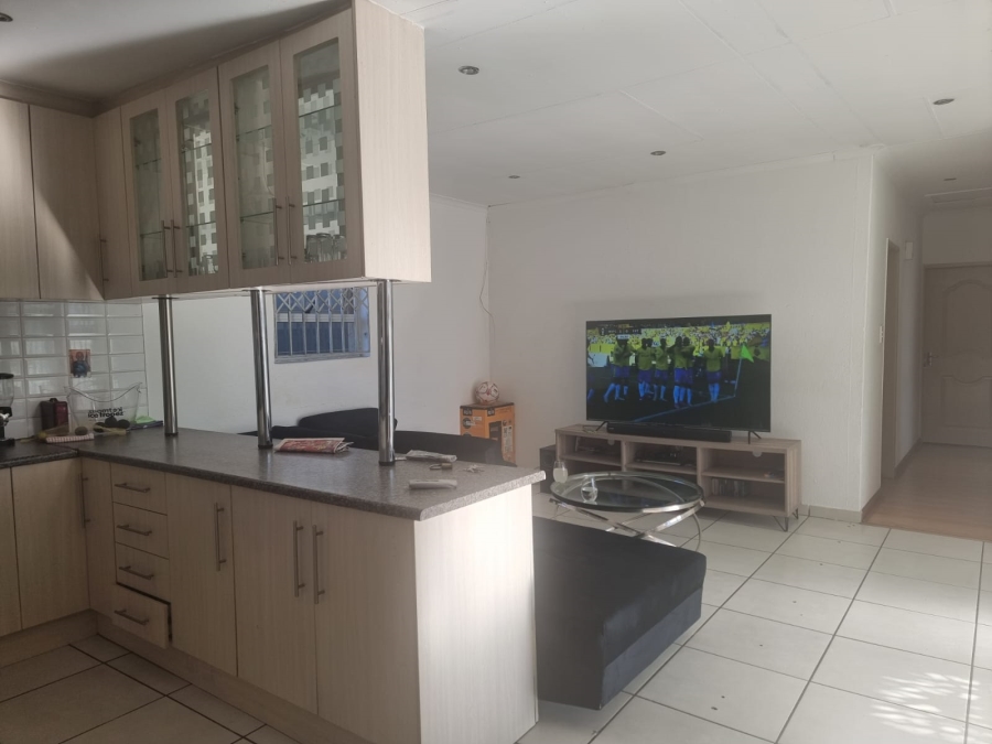 3 Bedroom Property for Sale in Meadowlands East Gauteng