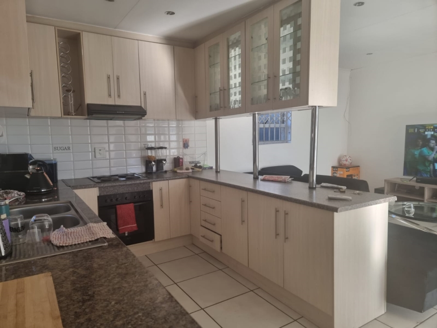 3 Bedroom Property for Sale in Meadowlands East Gauteng