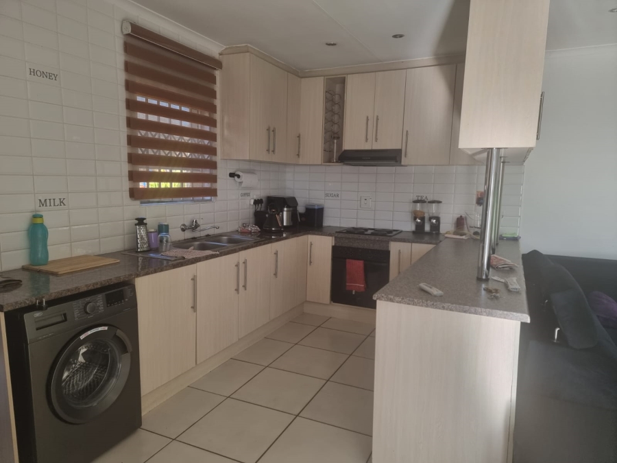 3 Bedroom Property for Sale in Meadowlands East Gauteng