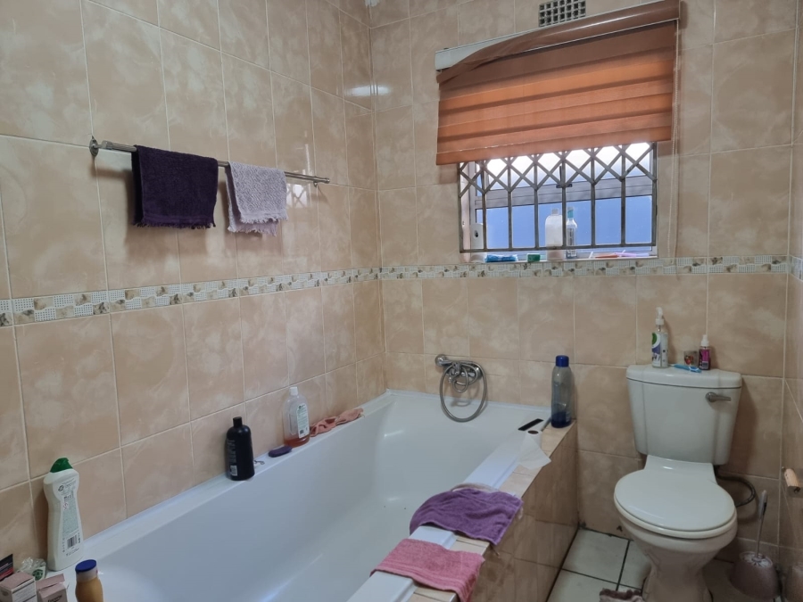 3 Bedroom Property for Sale in Meadowlands East Gauteng