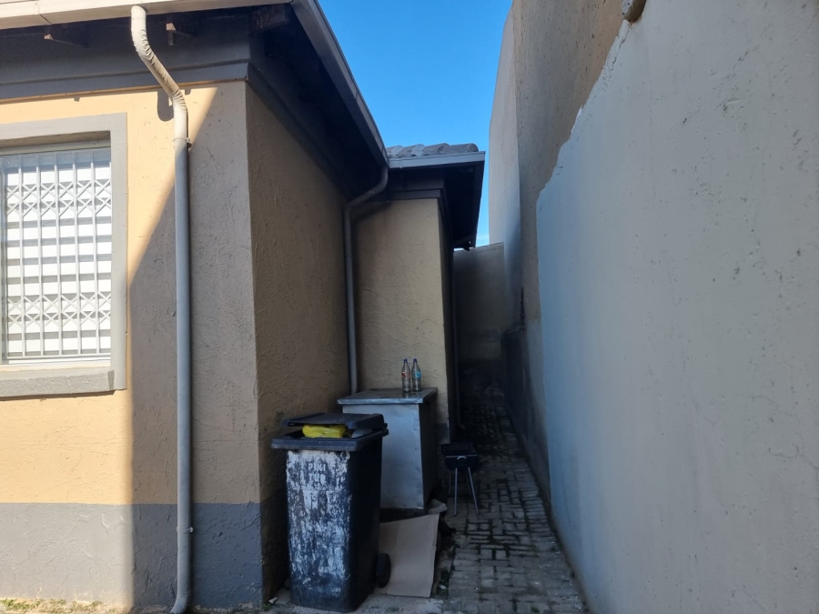 3 Bedroom Property for Sale in Meadowlands East Gauteng