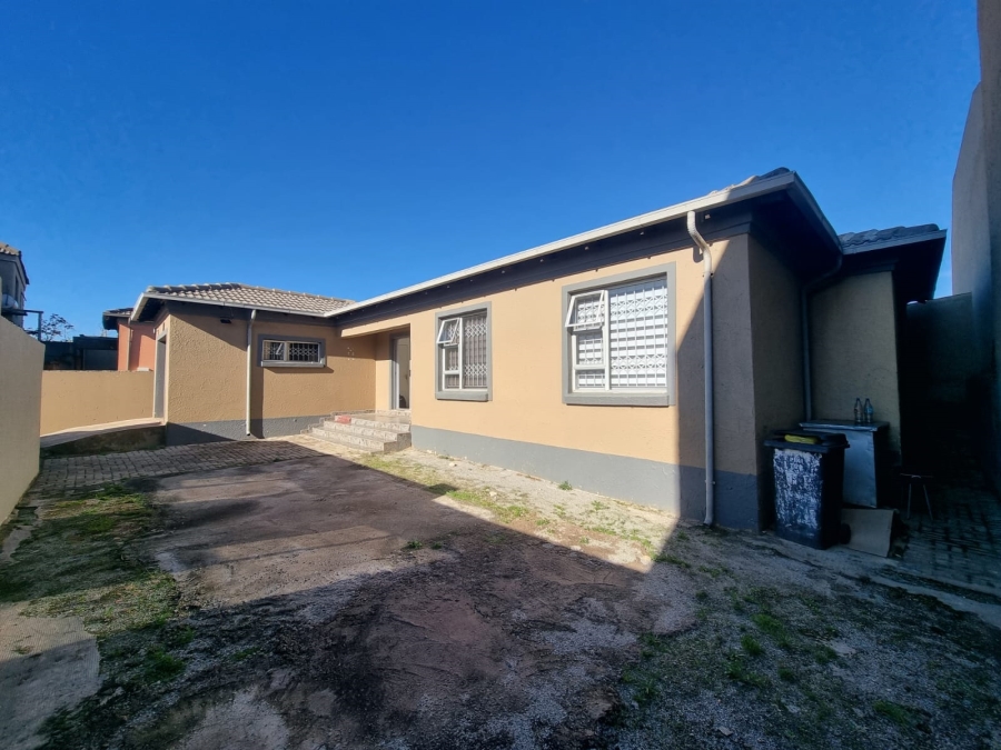 3 Bedroom Property for Sale in Meadowlands East Gauteng
