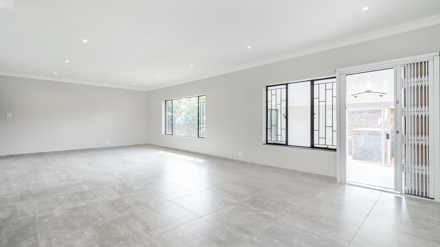 4 Bedroom Property for Sale in Florauna Gauteng