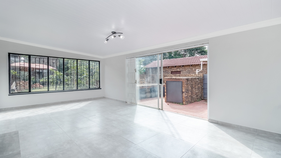 4 Bedroom Property for Sale in Florauna Gauteng