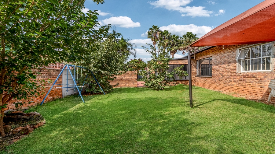 4 Bedroom Property for Sale in Florauna Gauteng