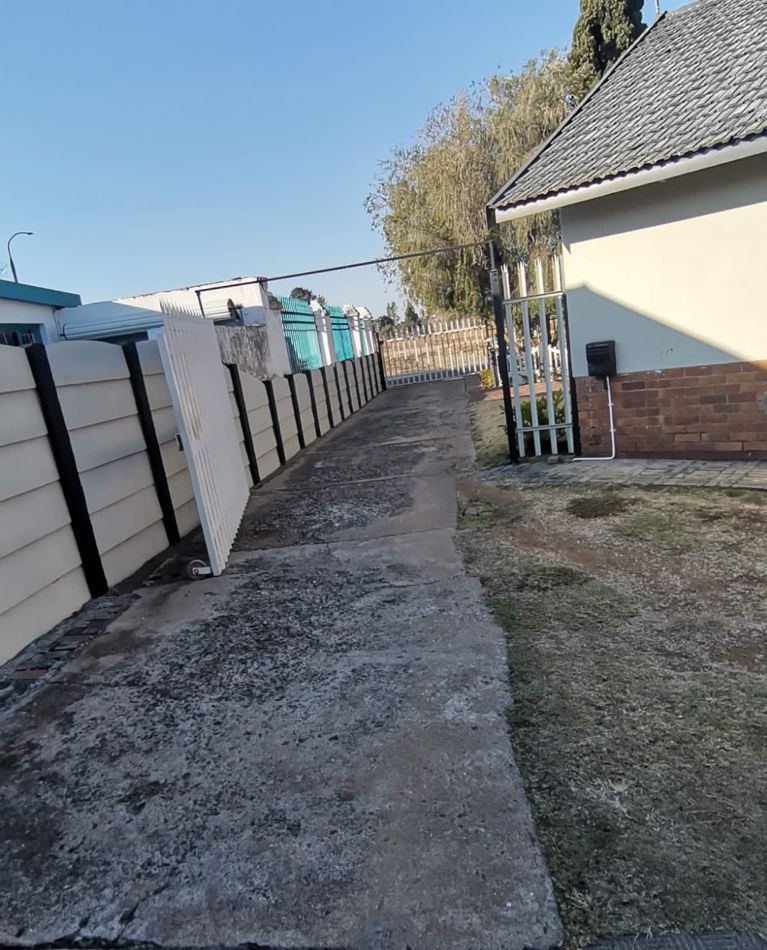 To Let 4 Bedroom Property for Rent in Van Dyk Park Gauteng