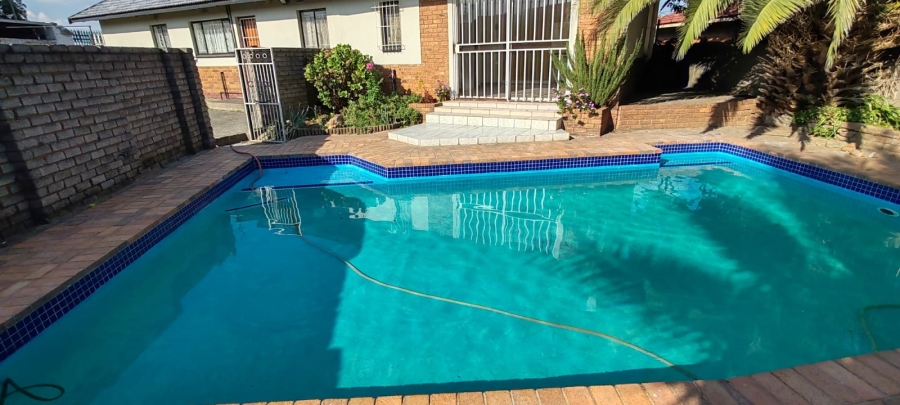 To Let 4 Bedroom Property for Rent in Van Dyk Park Gauteng