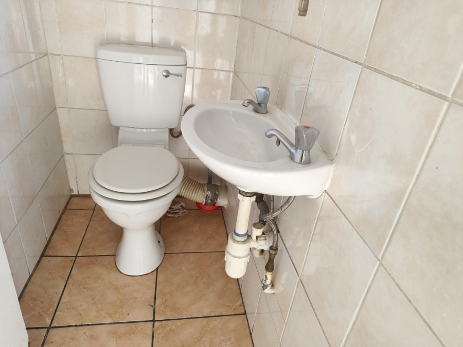 2 Bedroom Property for Sale in Edenvale Central Gauteng