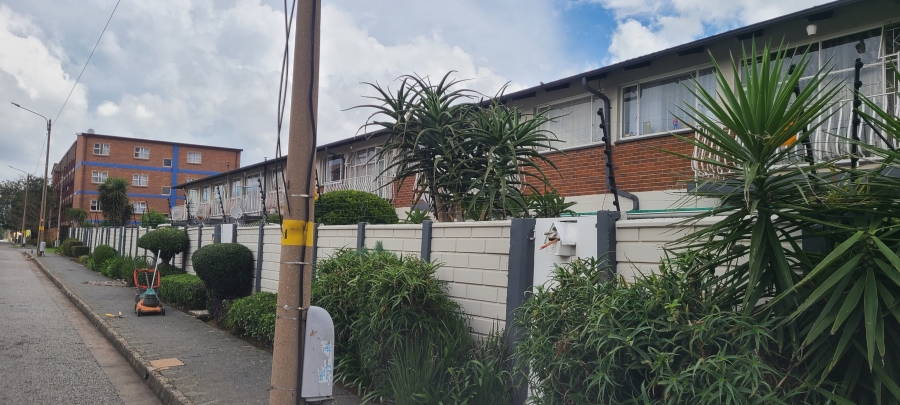 2 Bedroom Property for Sale in Edenvale Central Gauteng