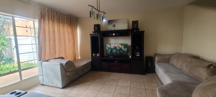 2 Bedroom Property for Sale in Edenvale Central Gauteng