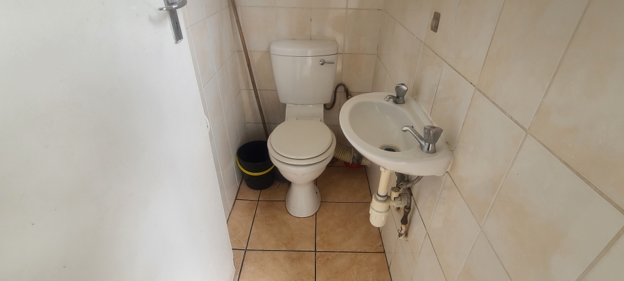 2 Bedroom Property for Sale in Edenvale Central Gauteng