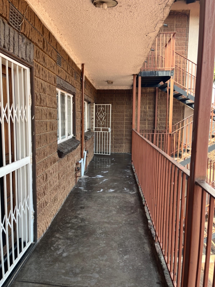 2 Bedroom Property for Sale in Leondale Gauteng