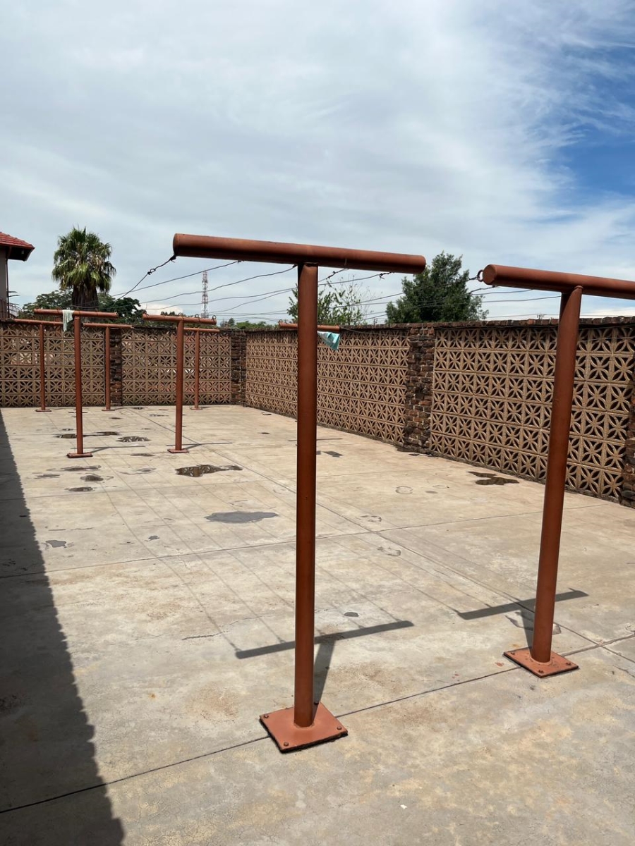 2 Bedroom Property for Sale in Leondale Gauteng