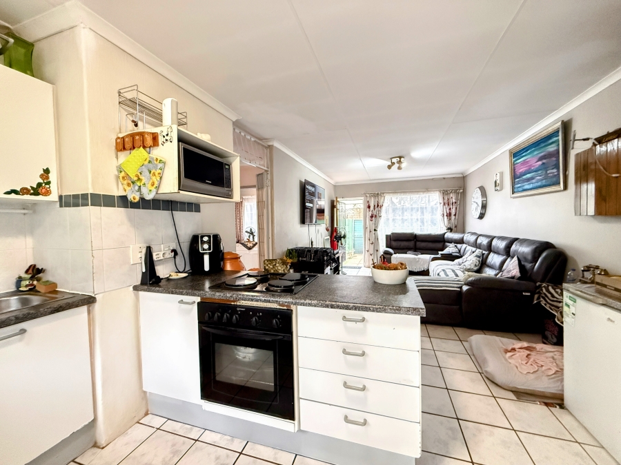 2 Bedroom Property for Sale in Montana Park Gauteng