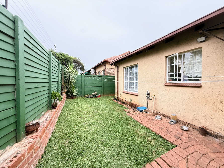 2 Bedroom Property for Sale in Montana Park Gauteng