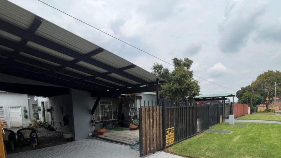 4 Bedroom Property for Sale in Florentia Gauteng