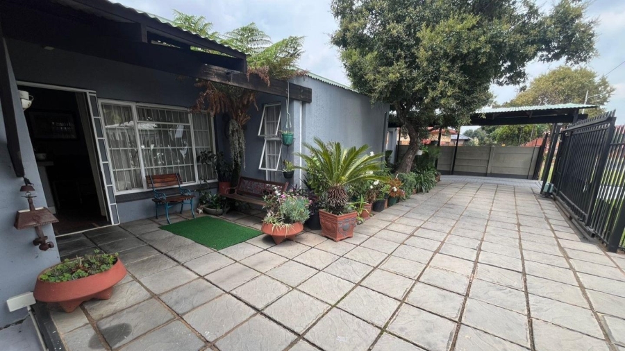4 Bedroom Property for Sale in Florentia Gauteng
