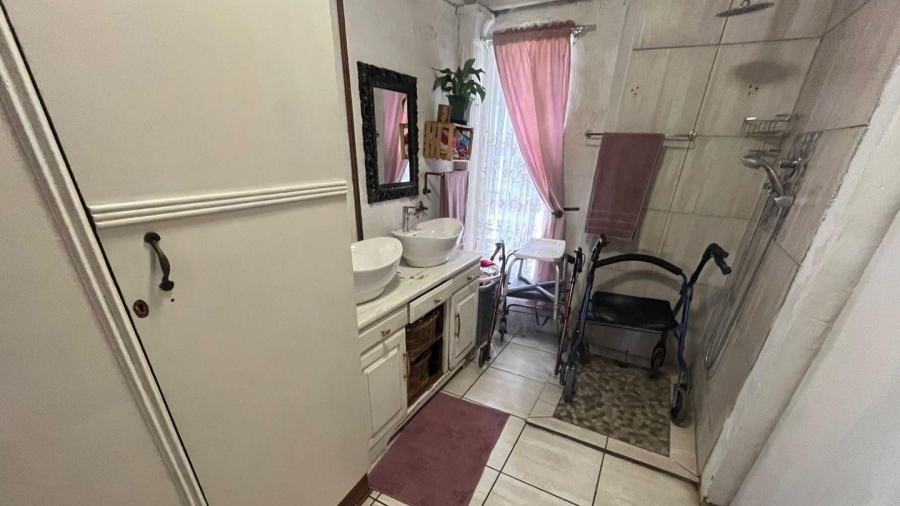 4 Bedroom Property for Sale in Florentia Gauteng