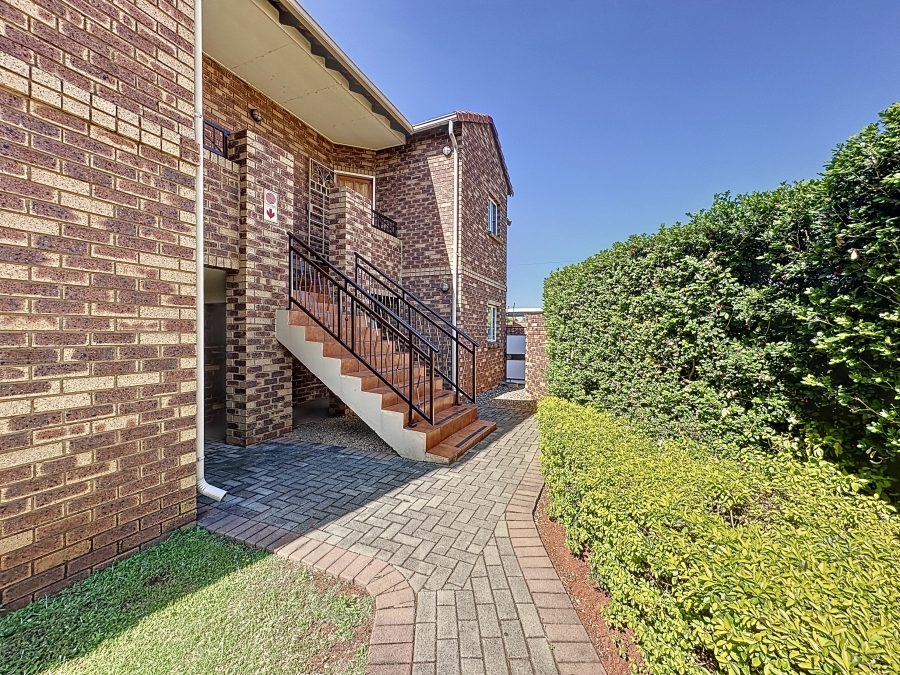 To Let 2 Bedroom Property for Rent in Equestria Gauteng