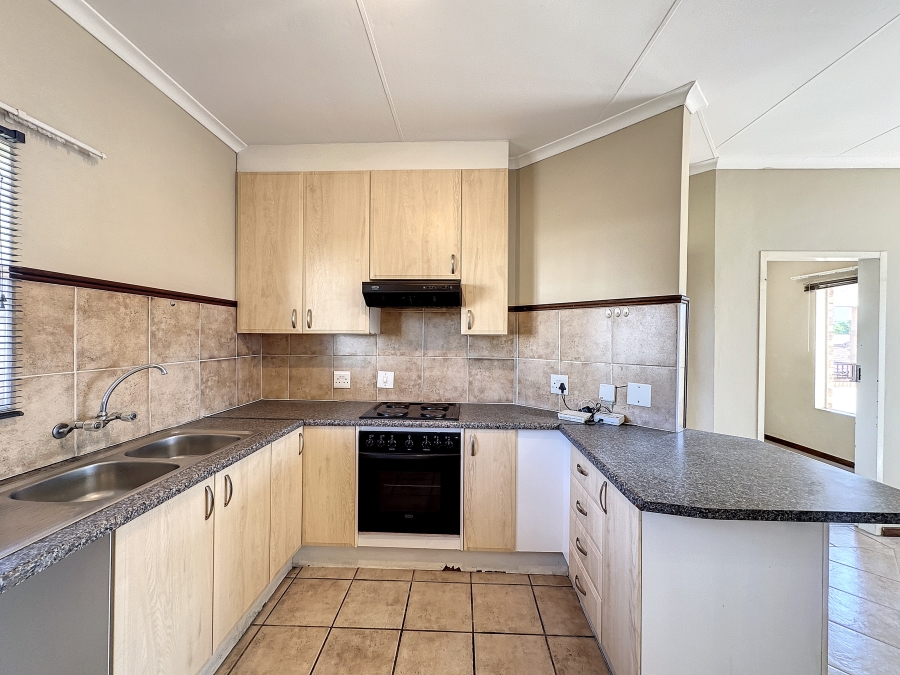 To Let 2 Bedroom Property for Rent in Equestria Gauteng