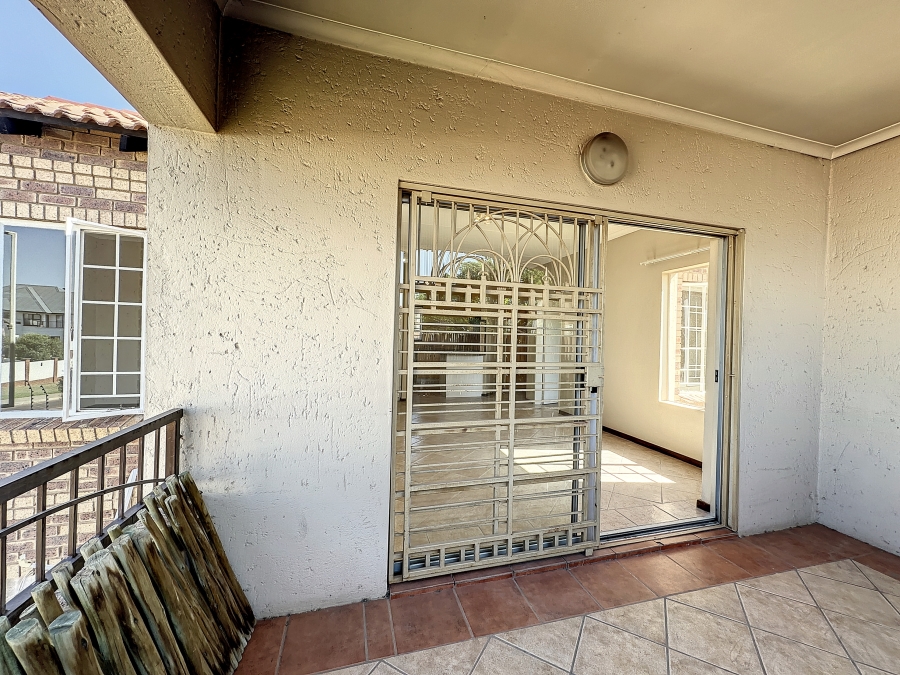 To Let 2 Bedroom Property for Rent in Equestria Gauteng