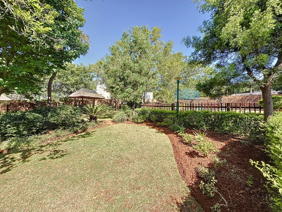 To Let 2 Bedroom Property for Rent in Equestria Gauteng