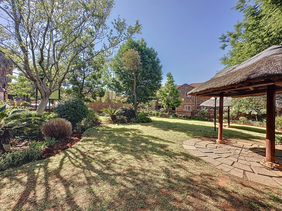 To Let 2 Bedroom Property for Rent in Equestria Gauteng