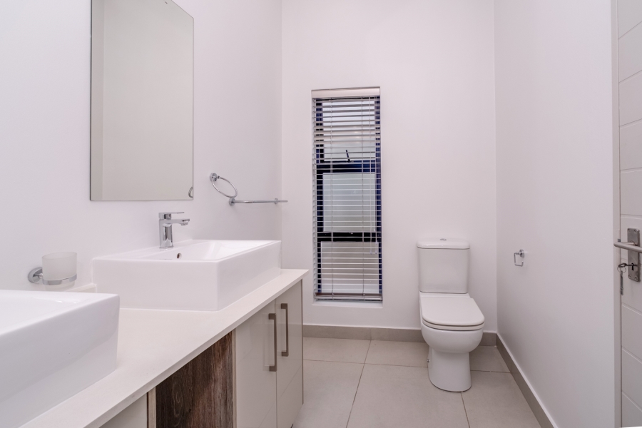 3 Bedroom Property for Sale in Broadacres Gauteng