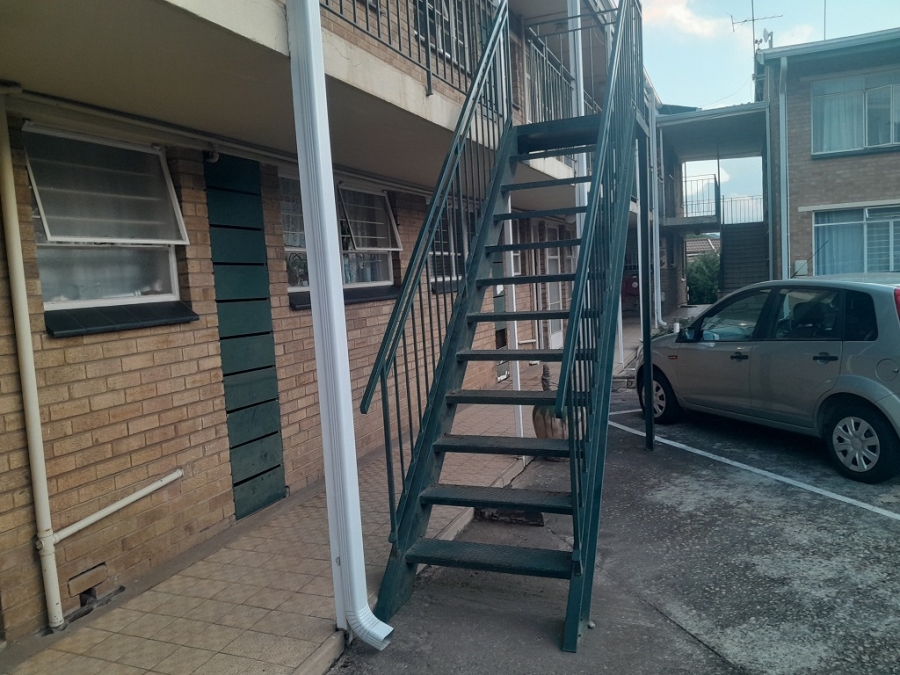 To Let 1 Bedroom Property for Rent in South Crest Gauteng