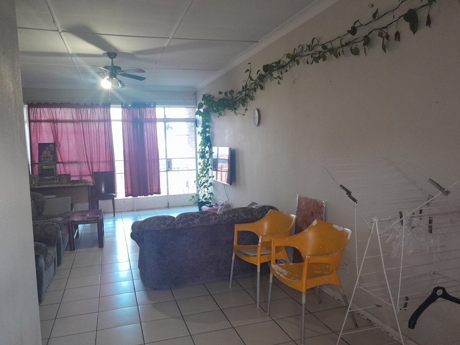 To Let 1 Bedroom Property for Rent in South Crest Gauteng