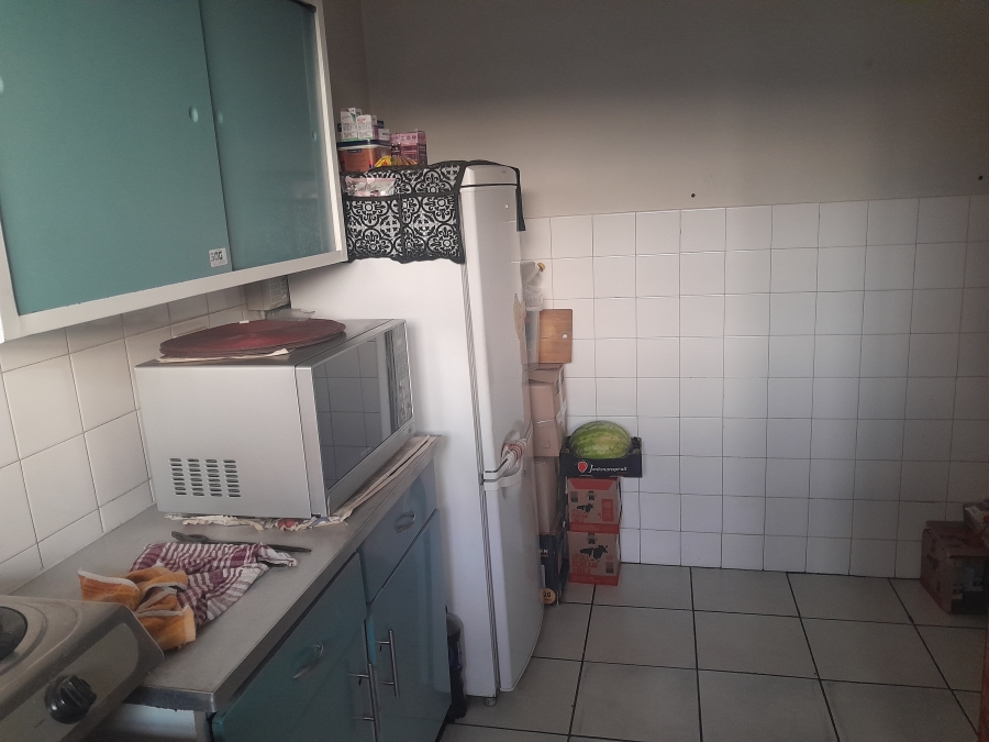 To Let 1 Bedroom Property for Rent in South Crest Gauteng