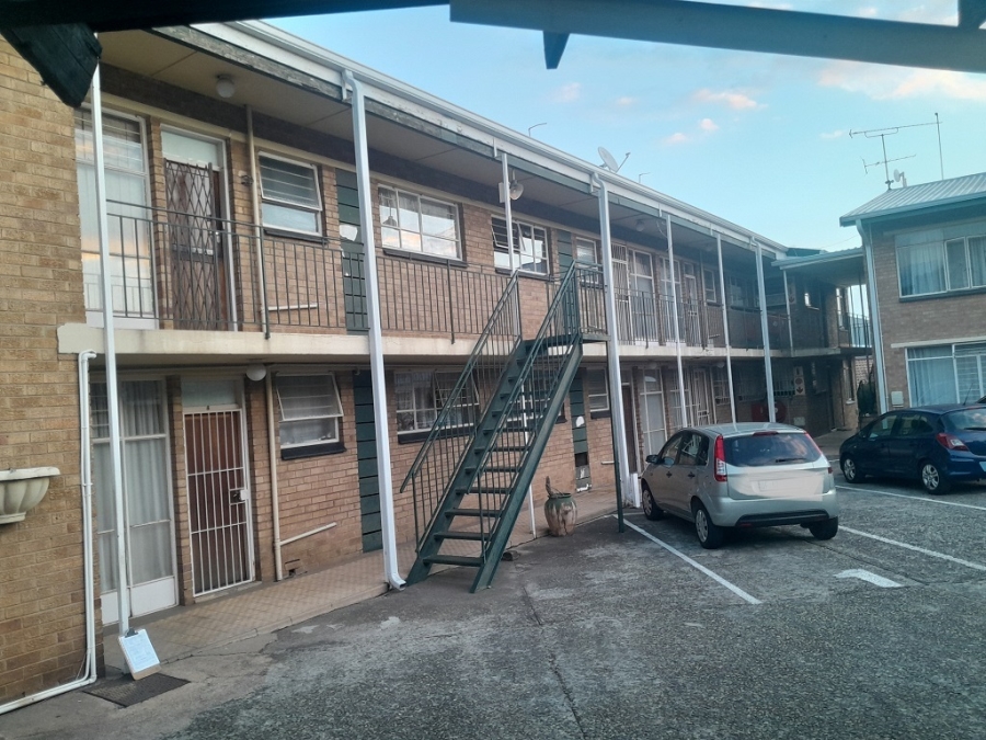 To Let 1 Bedroom Property for Rent in South Crest Gauteng