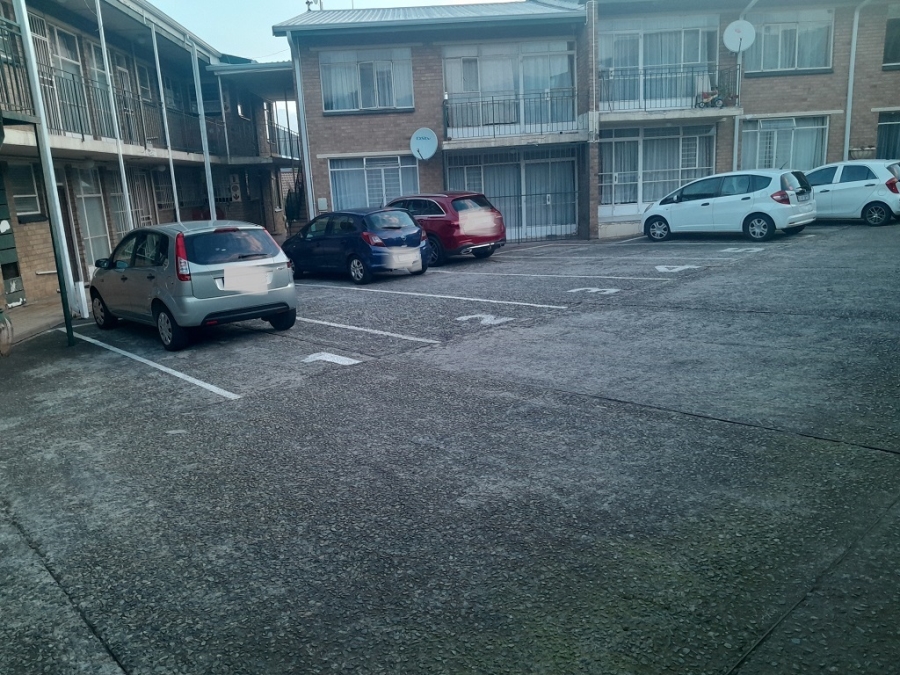 To Let 1 Bedroom Property for Rent in South Crest Gauteng