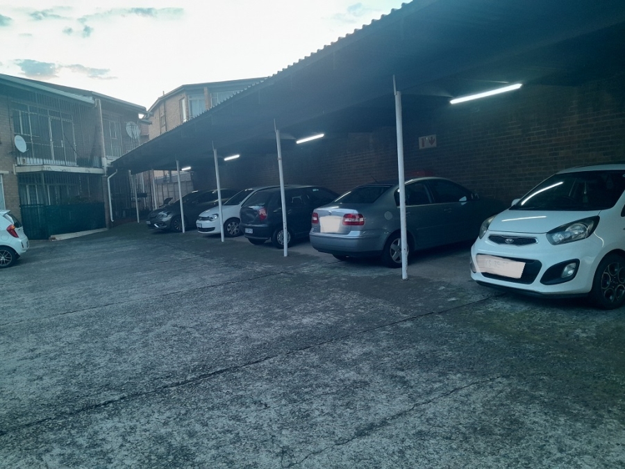To Let 1 Bedroom Property for Rent in South Crest Gauteng
