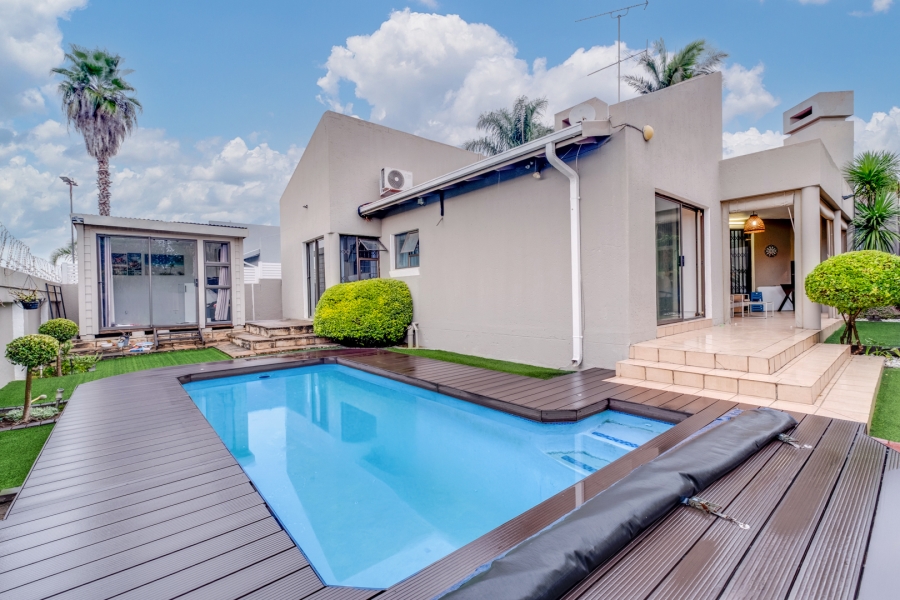 To Let 3 Bedroom Property for Rent in North Riding Gauteng
