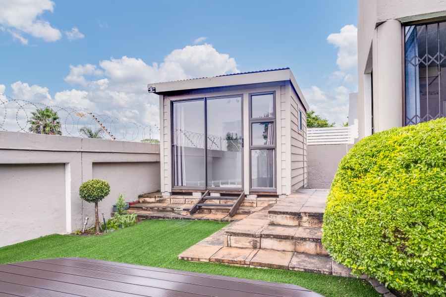 To Let 3 Bedroom Property for Rent in North Riding Gauteng