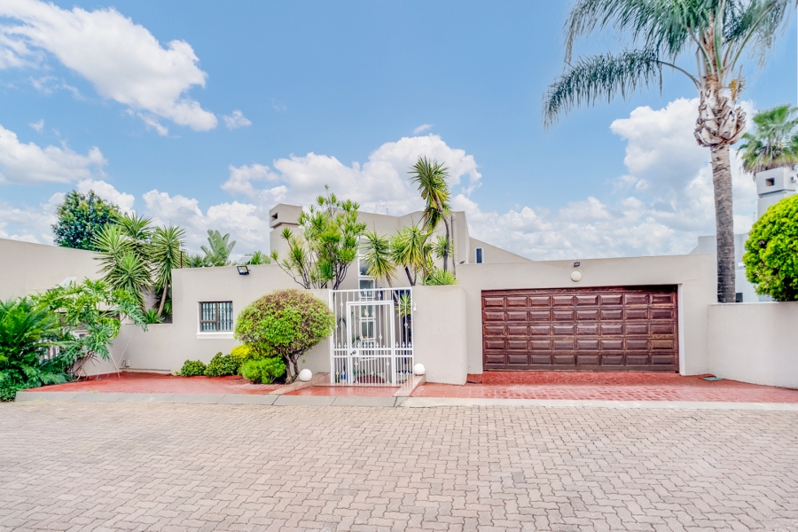 To Let 3 Bedroom Property for Rent in North Riding Gauteng