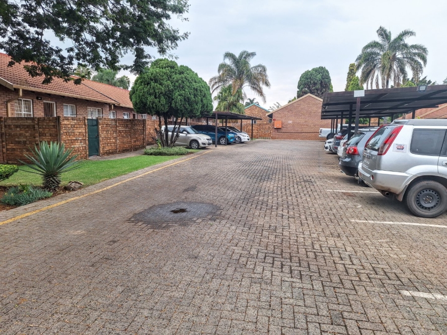 2 Bedroom Property for Sale in The Orchards Gauteng