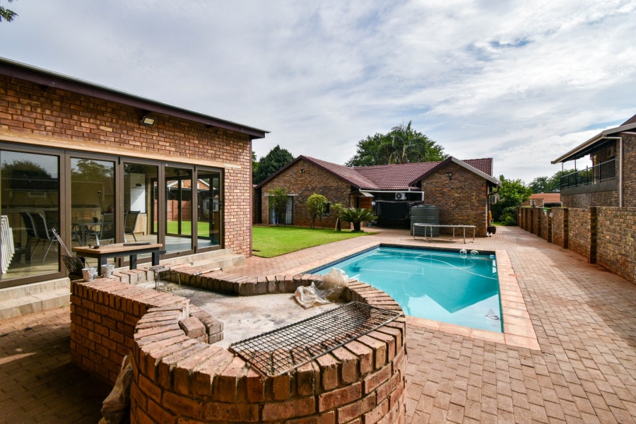 4 Bedroom Property for Sale in Doornpoort Gauteng