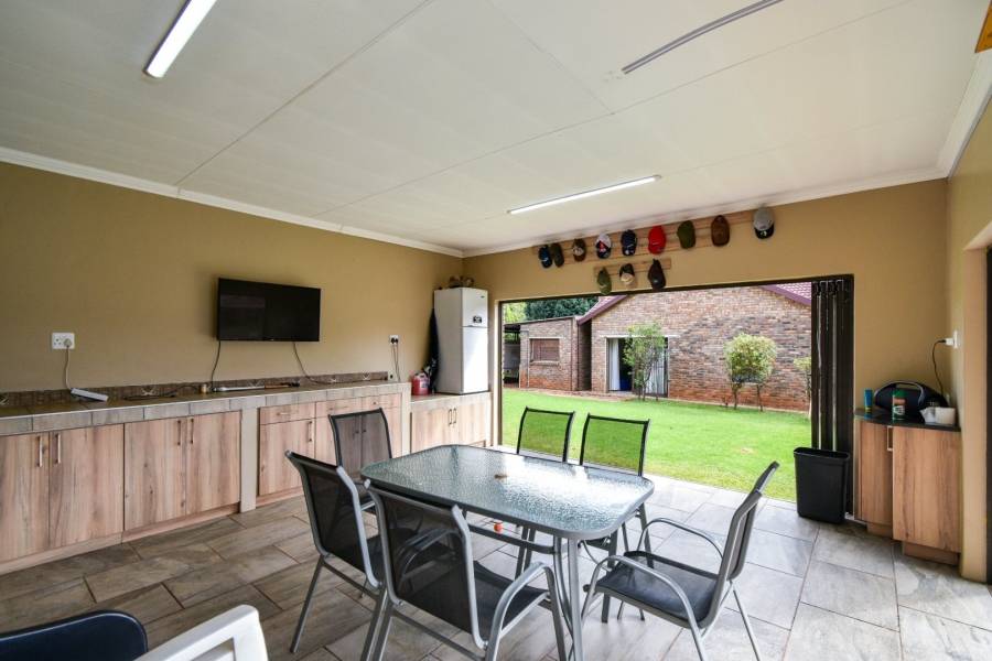 4 Bedroom Property for Sale in Doornpoort Gauteng