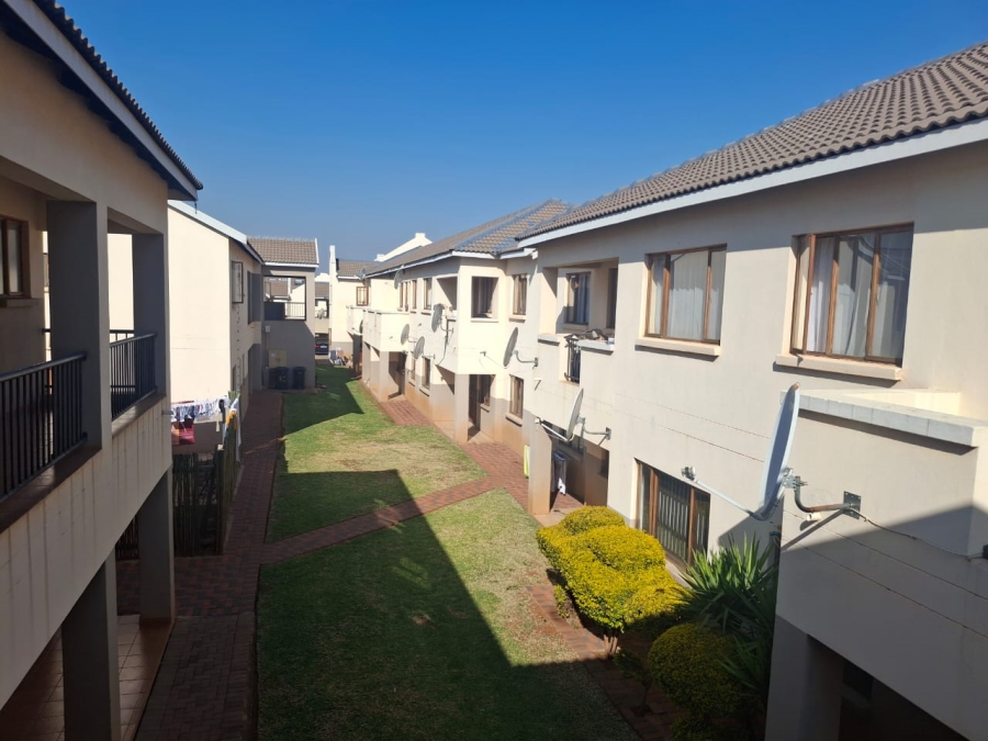 2 Bedroom Property for Sale in Hesteapark Gauteng