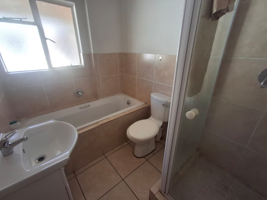 2 Bedroom Property for Sale in Hesteapark Gauteng