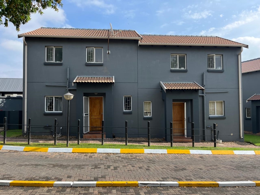 2 Bedroom Property for Sale in Greenstone Hill Gauteng